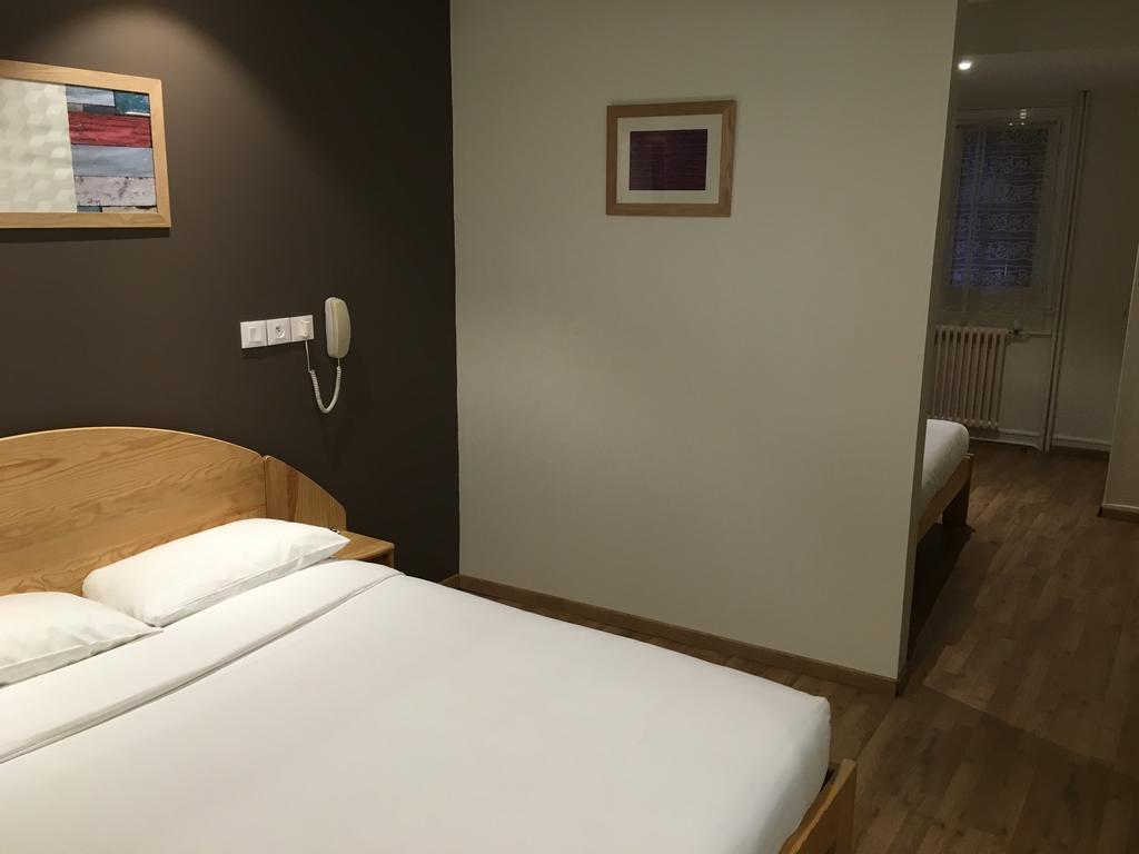 Hotel Saint Jean Bourges Bilik gambar